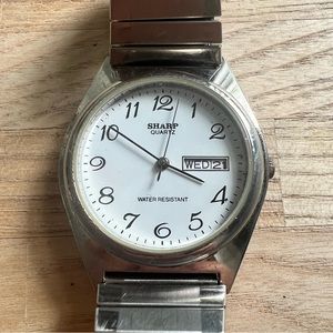 Sharp mens water resistant stainless steel watch NEW BATTERY